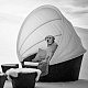 ORBIT -Бронзовый диван-остров с белым капюшоном
 от  dedon